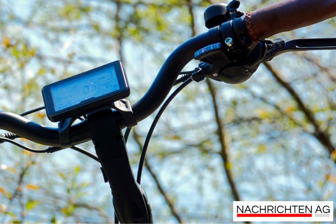 Ladestationen für E-Bikes in Stavenhagen: Installation verzögert sich, zwei neue Standorte geplant bis Reuterfestspiel.
